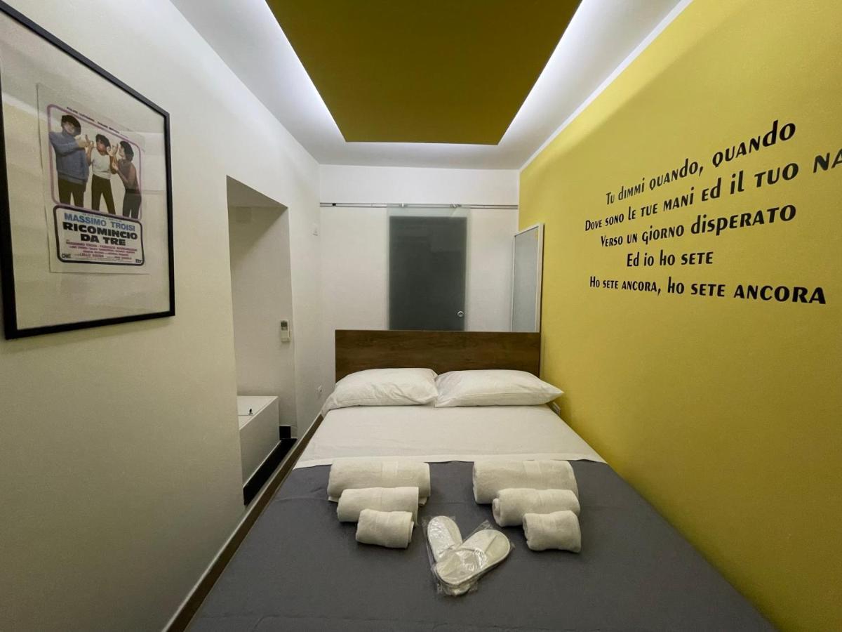 Yes I Know My Room - Mini Room Martiri Napoli Bagian luar foto