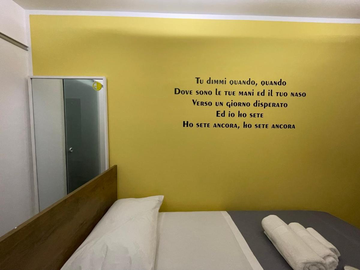 Yes I Know My Room - Mini Room Martiri Napoli Bagian luar foto