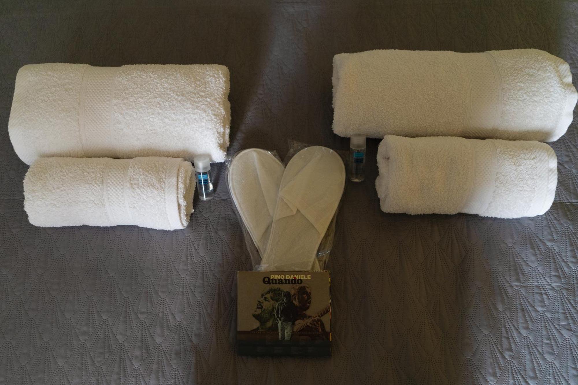 Yes I Know My Room - Mini Room Martiri Napoli Bagian luar foto
